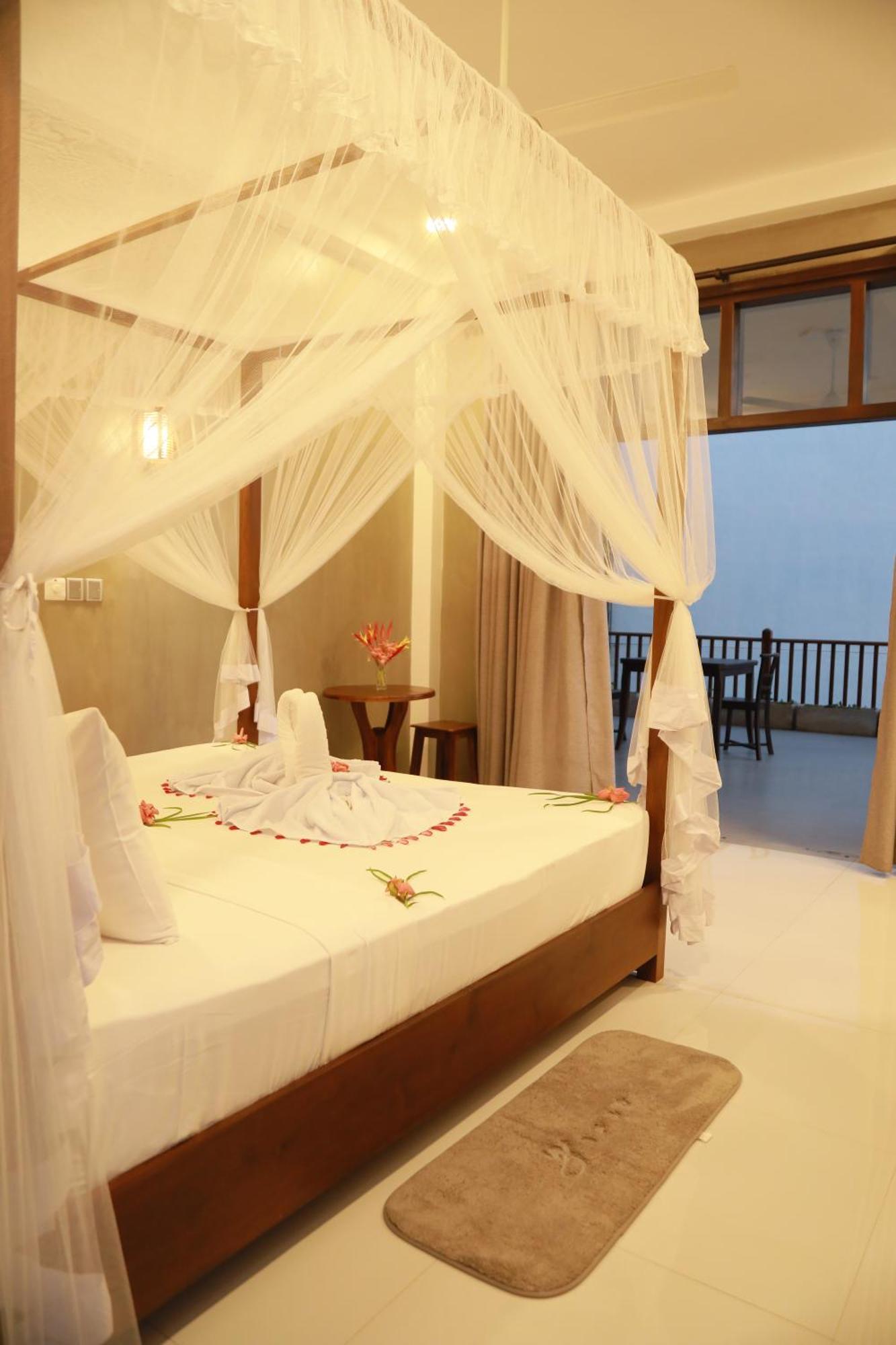 Gold Bubble Hotel Ahangama Exterior photo