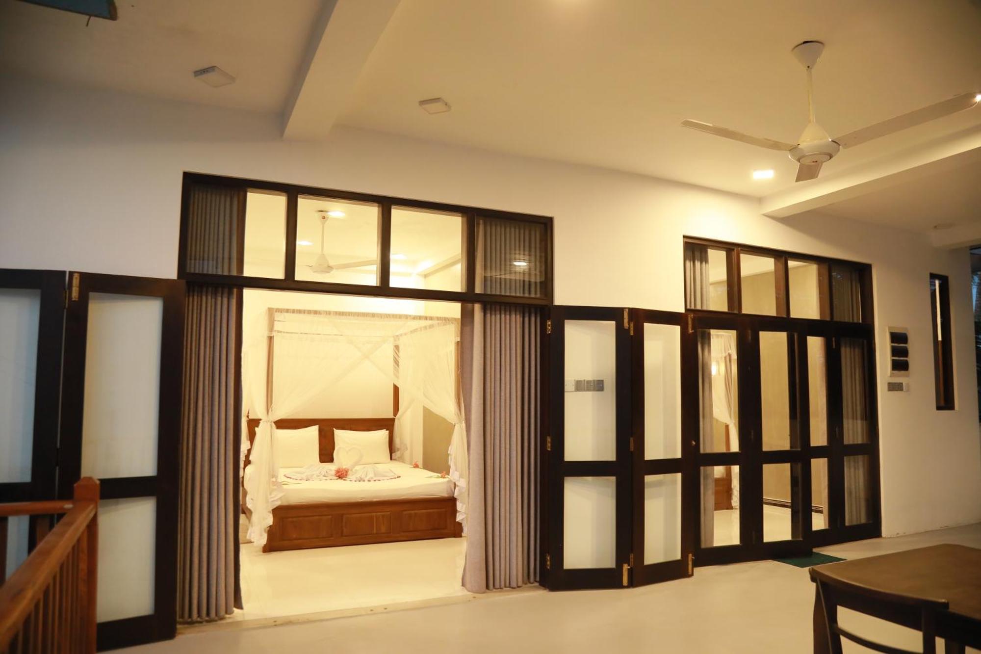 Gold Bubble Hotel Ahangama Exterior photo